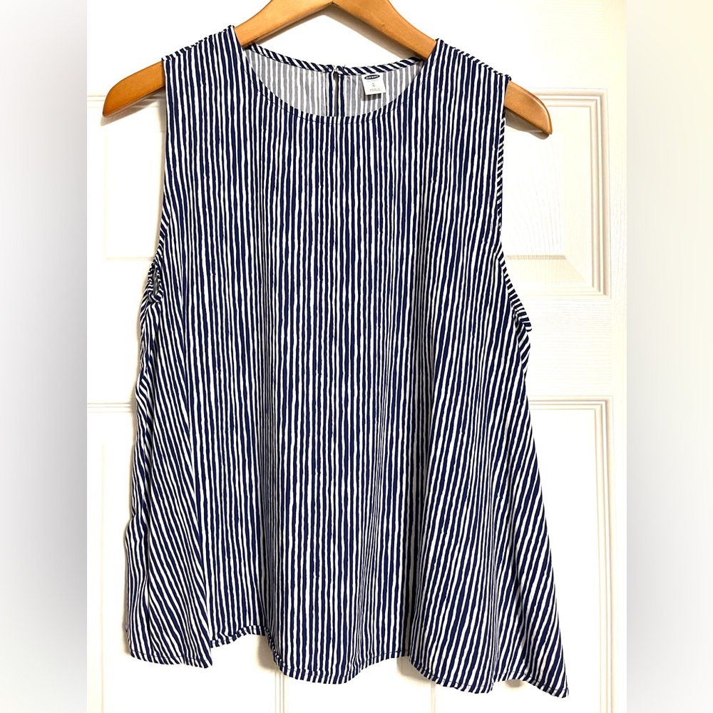 Old Navy Navy and White Vertical Stripe Tank Top Large